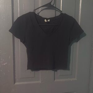 V-neck cropped tee